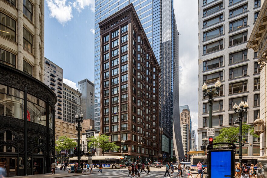 Primary Photo Of 2 S State St, Chicago Dormitory For Lease