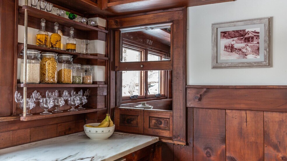 More Photos Of 56 Turner Mill Ln, Stowe Specialty For Sale