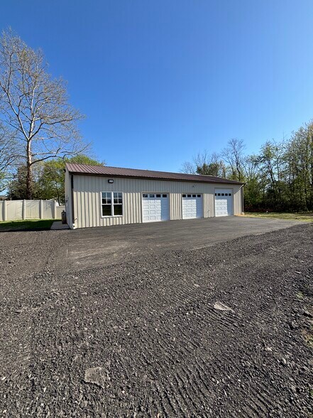 More Photos Of 28795 Three Notch Rd, Mechanicsville Flex For Lease