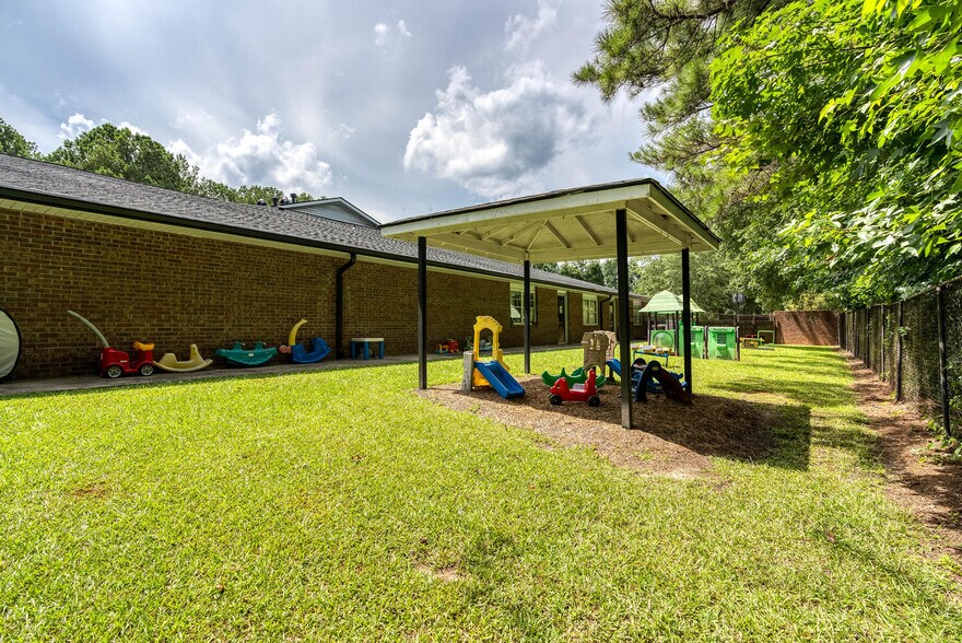 More Photos Of 2081 Mesa Valley Way, Austell Specialty For Sale