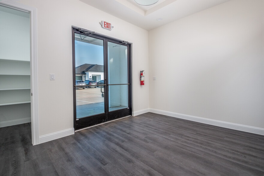 More Photos Of 2001 Auburn Hills Pky, McKinney Office For Lease