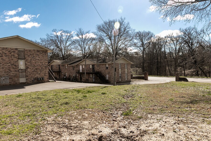 More Photos Of 3081 St. Charles Dr, Memphis Apartments For Sale