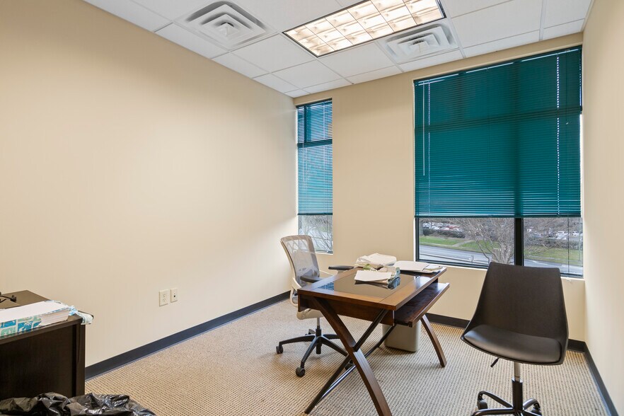 More Photos Of 1690 Roberts Blvd, Kennesaw Warehouse For Sale