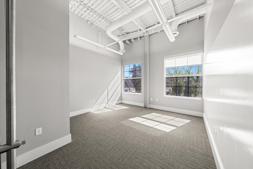 More Photos Of 2099 Thunderhead Rd, Knoxville Loft Creative Space For Sale