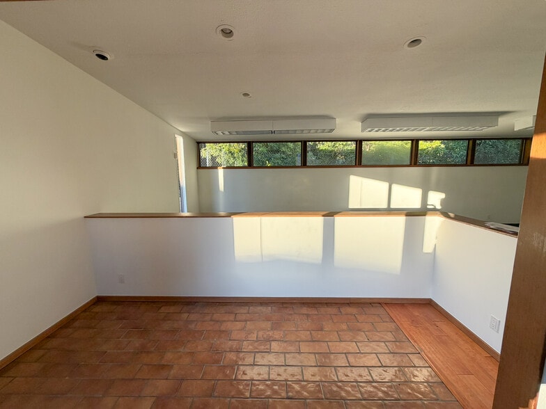 More Photos Of 1061 Valley Sun Ln, La Cañada Flintridge Medical For Lease