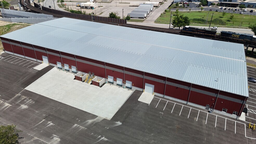 More Photos Of 299 Gest st, Cincinnati Manufacturing For Lease