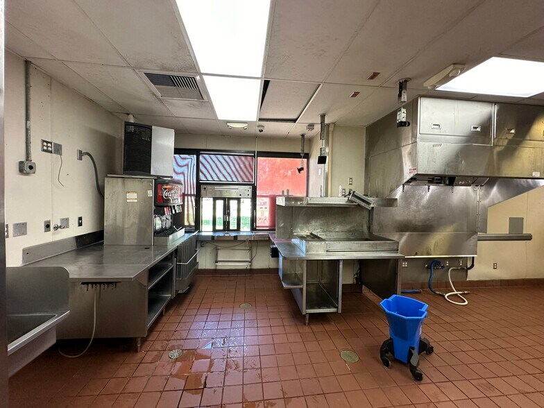 More Photos Of 11682 Plank Rd, Baton Rouge Fast Food For Lease