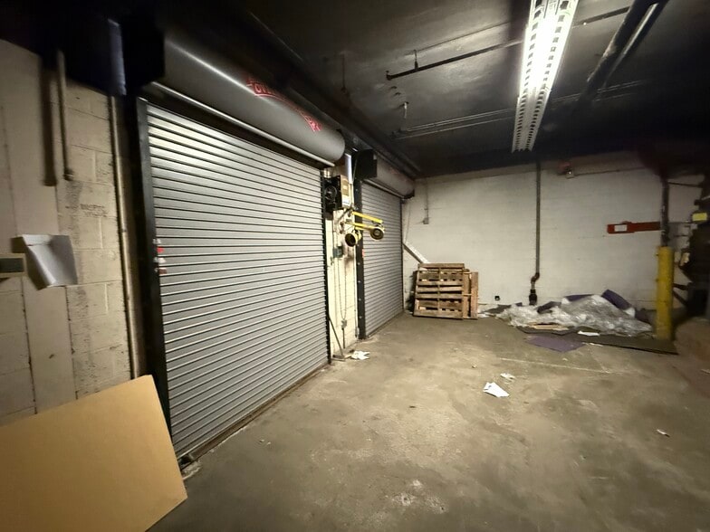 More Photos Of 23949 Chagrin Blvd, Beachwood Freestanding For Sale