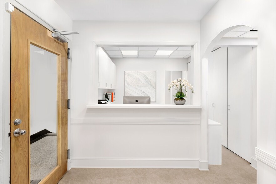More Photos Of 1070 Park Ave, New York Apartments For Sale