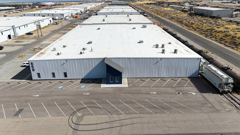 More Photos Of 90 S Garnet St, Tooele Warehouse For Lease