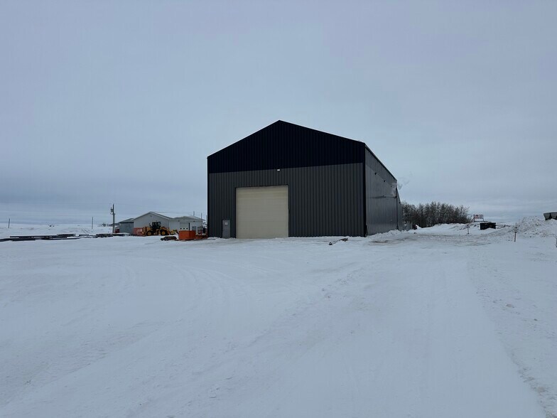 More Photos Of 722003 Range Road 53, Grande Prairie County No 1 Warehouse For Lease