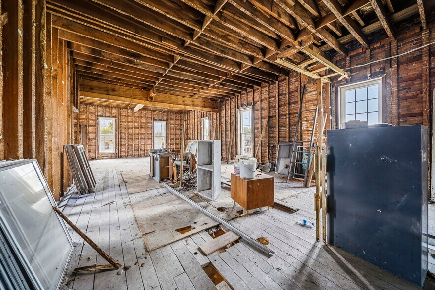 More Photos Of 2699 E Center St, North Kingsville Apartments For Sale