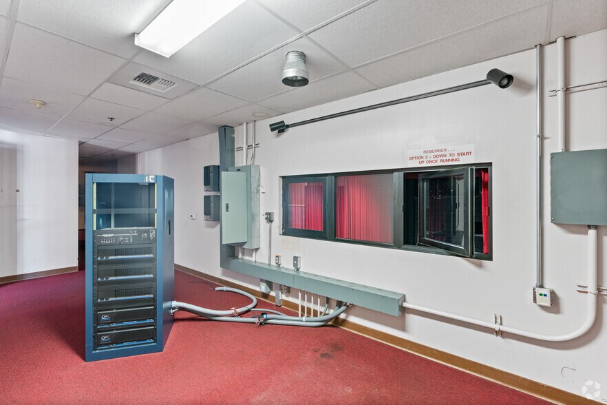 More Photos Of 1521 S Bradley Rd, Santa Maria Movie Theatre For Sale