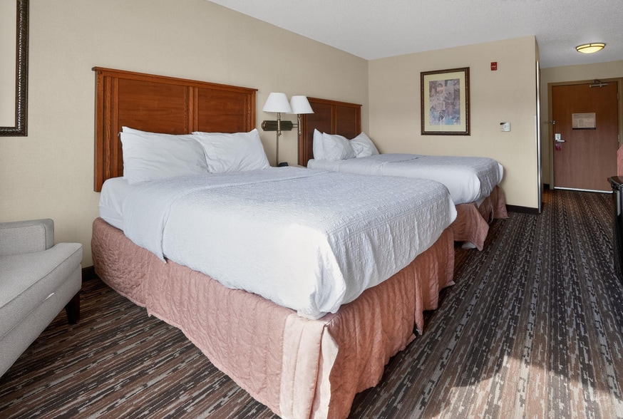More Photos Of 202 Fairview Dr, Monaca Hotel For Sale