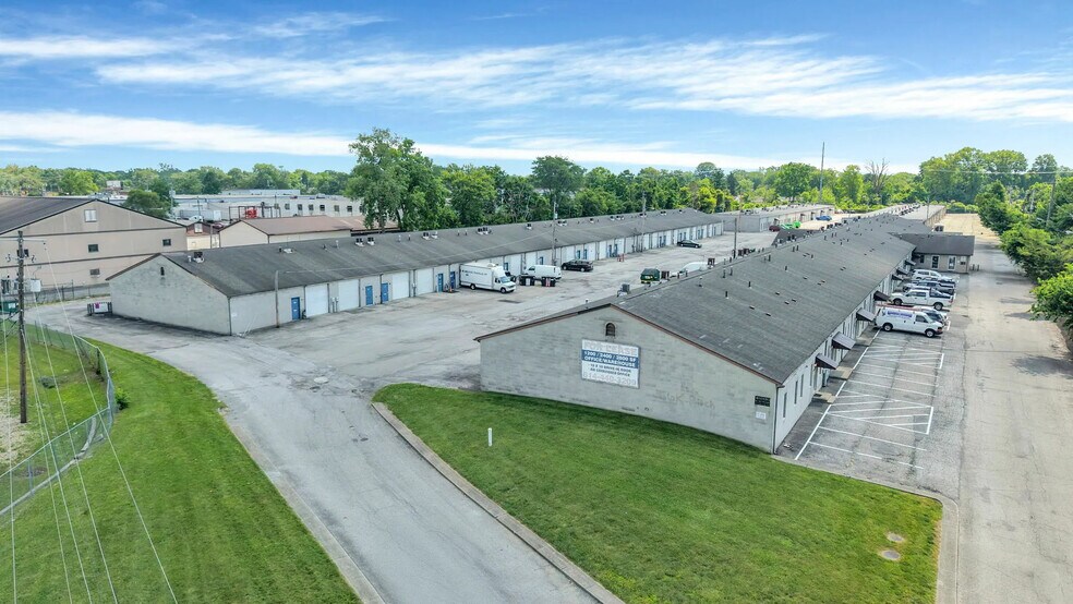 More Photos Of 3723-3871 April Ln, Columbus Light Distribution For Lease