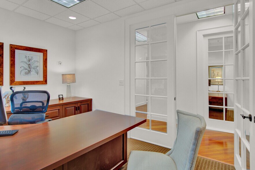 More Photos Of 6200 Metrowest Blvd, Orlando Coworking Space