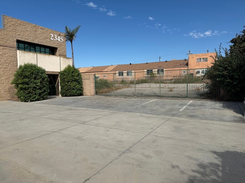 More Photos Of 2345 Walnut Ave, Signal Hill Manufacturing For Lease