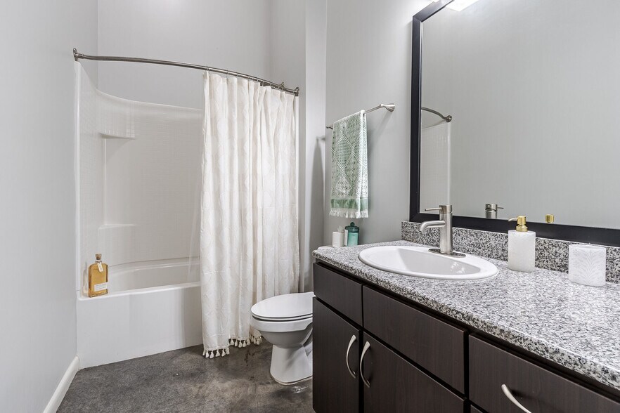 More Photos Of 725-735 Coleman Blvd, Mount Pleasant Apartments For Lease