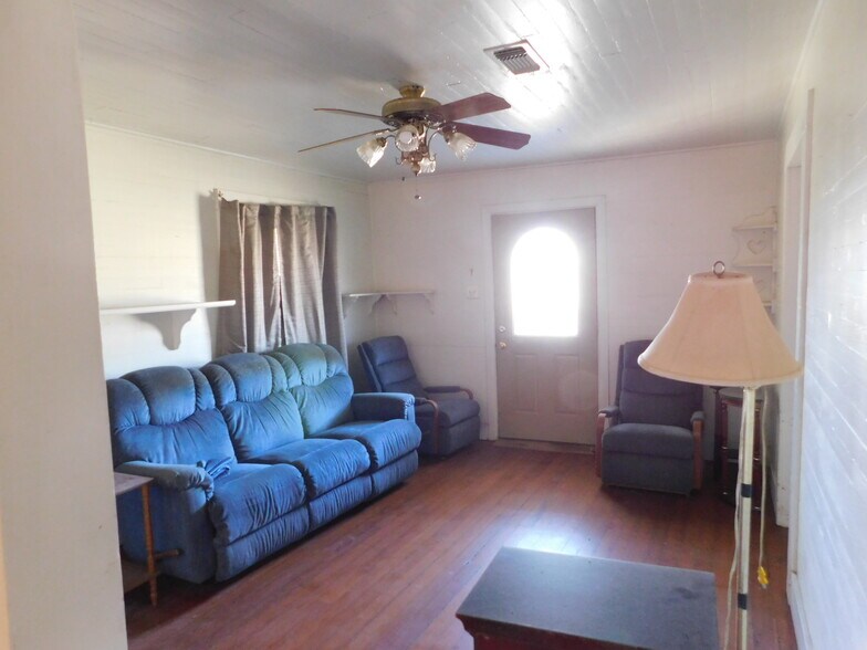 More Photos Of 7041 Kiln Delisle Rd, Pass Christian Daycare Center For Sale