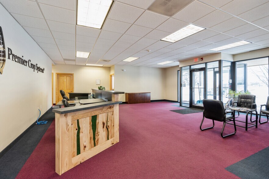 More Photos Of 2200 Gannett Ave, Des Moines Office For Sale