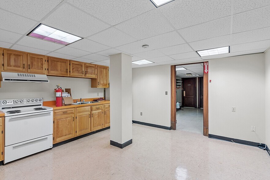 More Photos Of 444 Main St, Athol General Retail For Sale