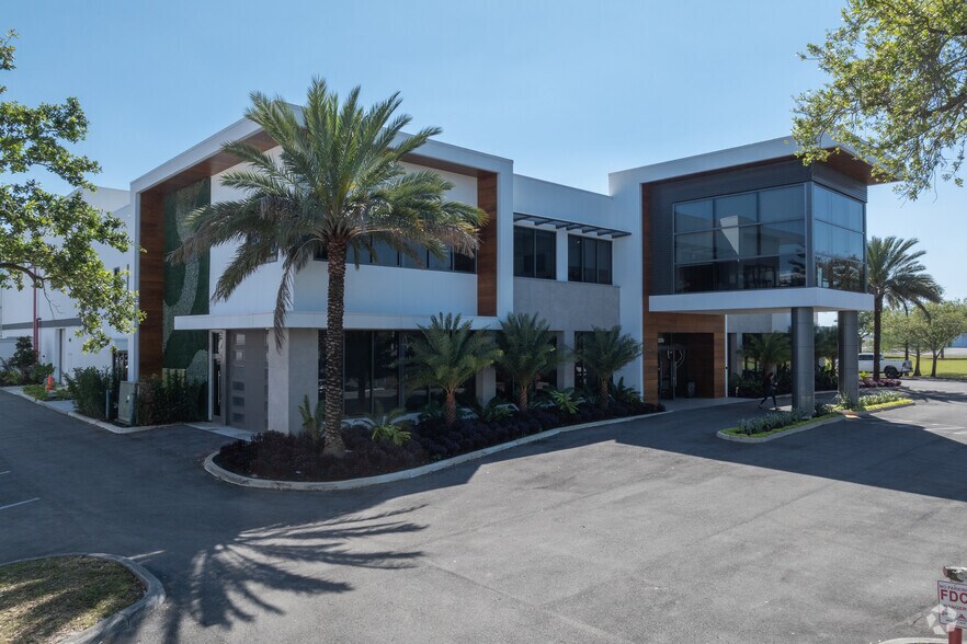 More Photos Of 1200 NW 62nd St, Fort Lauderdale Light Manufacturing For Sale