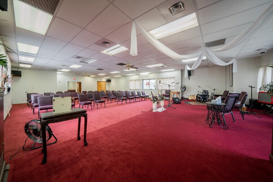 More Photos Of 2618 Bethesda Ave, Columbus Religious Facility For Sale