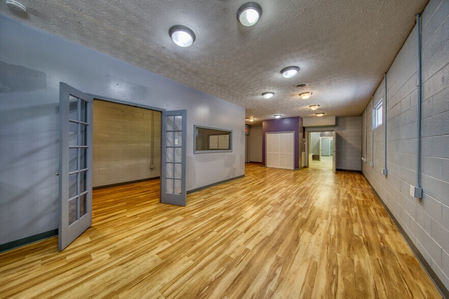 Primary Photo Of 5403 Western Ave, Knoxville Freestanding For Lease