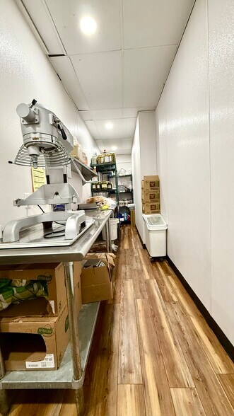 More Photos Of 211 7th St N, Clanton General Retail For Sale