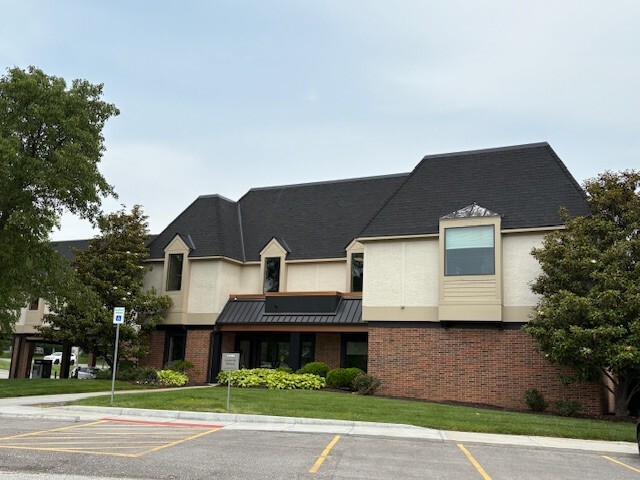 More Photos Of 15301 W 87th Street Pky, Lenexa Medical For Lease