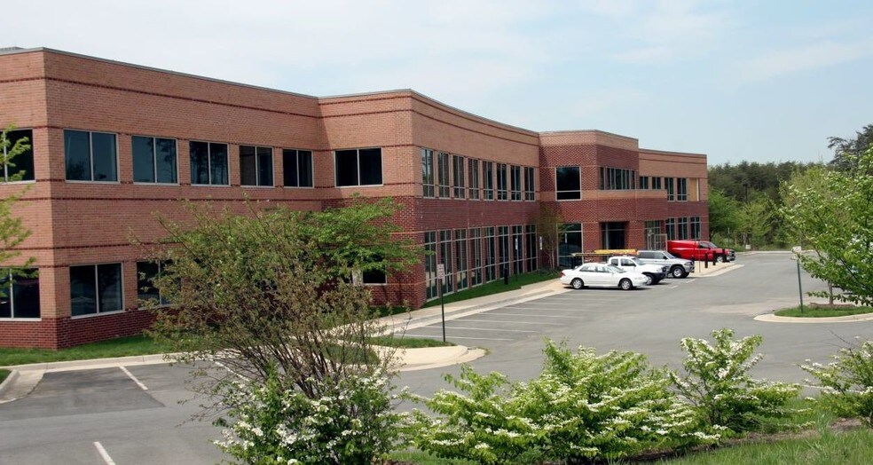 More Photos Of 22375 Broderick Dr, Sterling Office For Sale