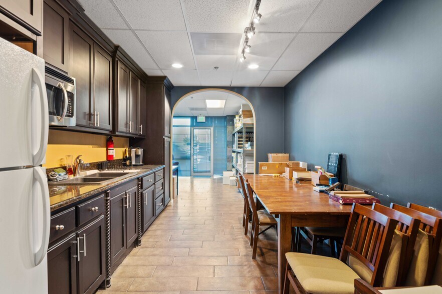 More Photos Of 28534-28536 Constellation Rd, Valencia Industrial For Sale