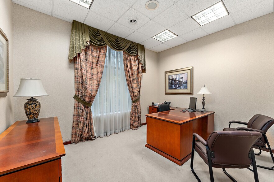 More Photos Of 325 Southpointe Blvd, Canonsburg Bank For Lease