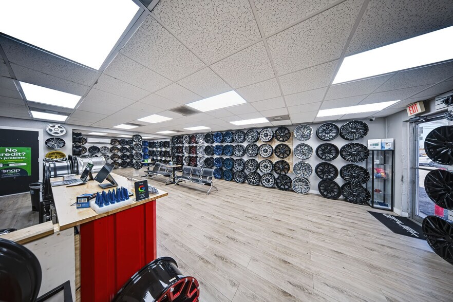 More Photos Of 2422 N Military Trl, West Palm Beach Warehouse For Sale