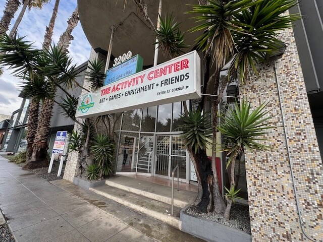 More Photos Of 3200 Santa Monica Blvd, Santa Monica Medical For Lease