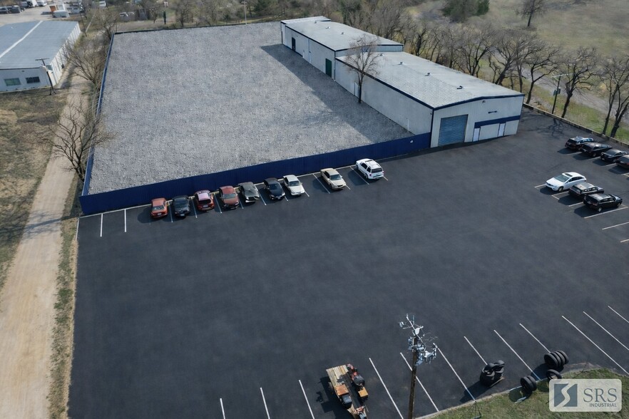 More Photos Of 7376 Rendon Bloodworth Rd, Mansfield Warehouse For Lease