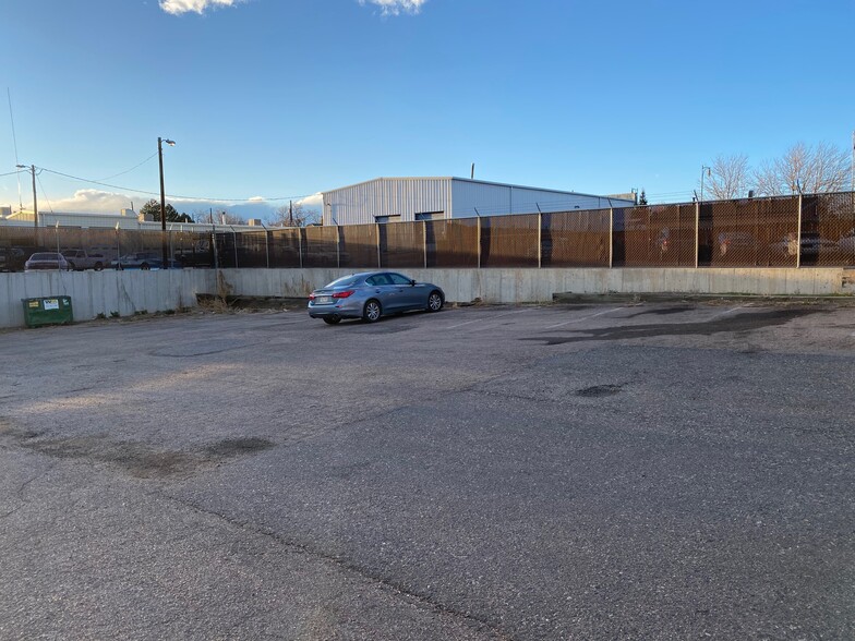 More Photos Of 7145 Lowell Blvd, Westminster Office For Lease