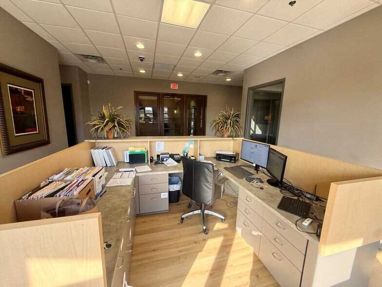 More Photos Of 960194 Gateway Blvd, Fernandina Beach Office For Lease