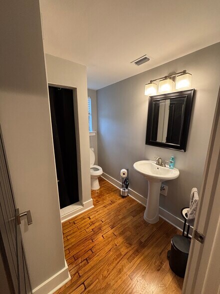 More Photos Of 11169 NW State Rd 20, Bristol Office For Sale