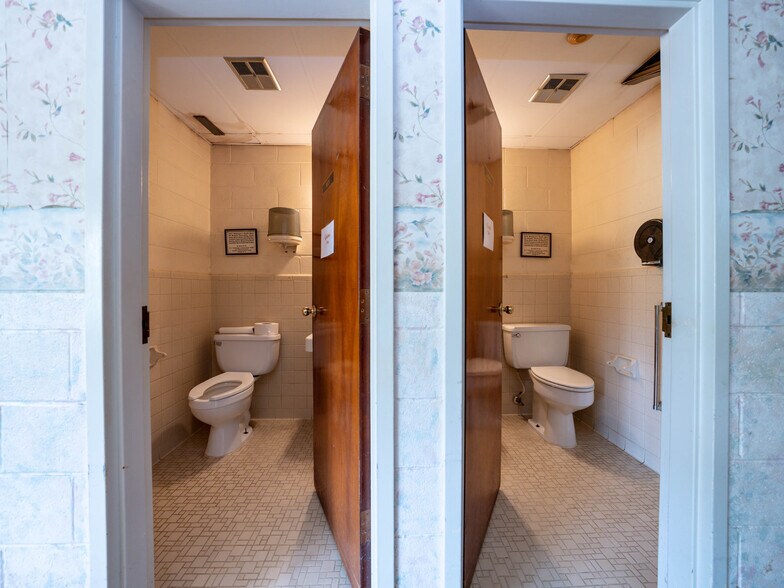 More Photos Of 84 Chestnut Park Dr, Waynesville Healthcare For Sale