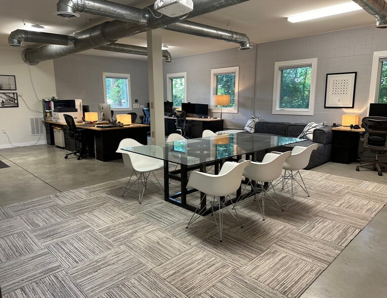 More Photos Of 2035 Manchester St NE, Atlanta Loft Creative Space For Lease