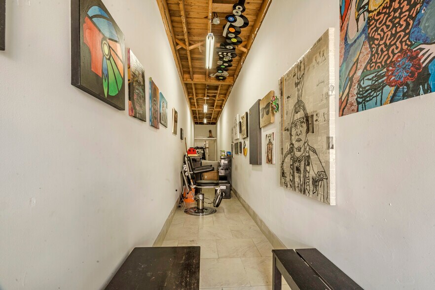 More Photos Of 4654 Queen St, Niagara Falls Storefront Retail Residential For Sale