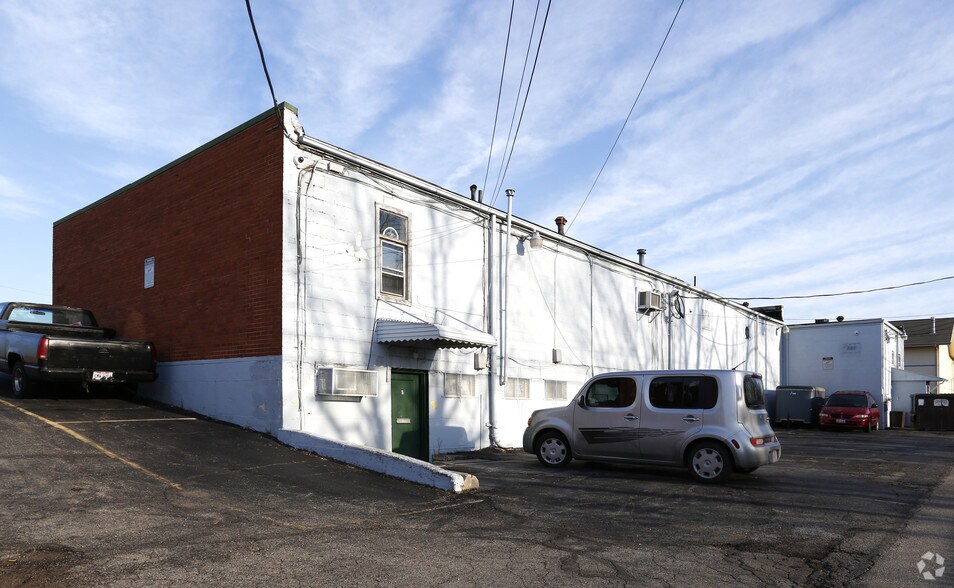 More Photos Of 4716-4724 S Dixie Dr, Dayton Unknown For Lease