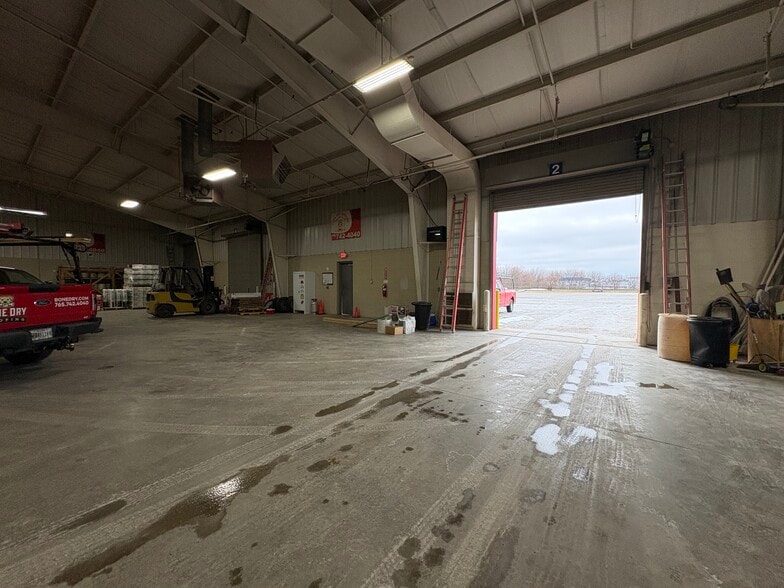 More Photos Of 1250 S Creasy Ln, Lafayette Research And Development For Lease