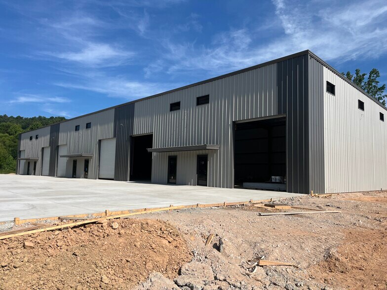 Primary Photo Of 10693 Old Highway 280, Chelsea Warehouse For Lease