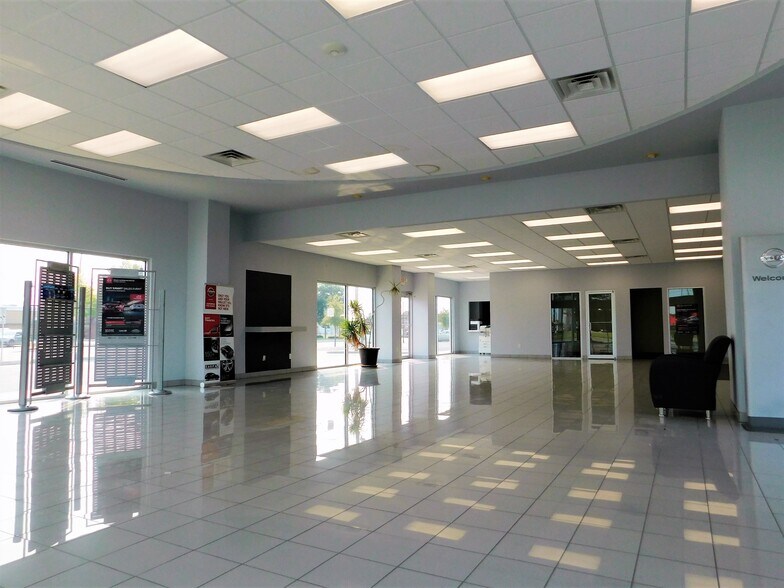 More Photos Of 202 W Gore Blvd, Lawton Auto Dealership For Sale