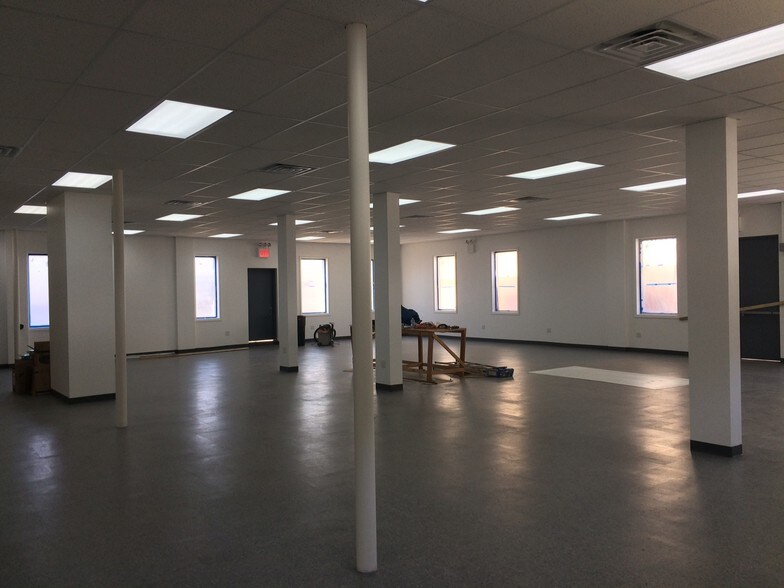 More Photos Of 4325 White Plains Rd, Bronx Storefront For Lease