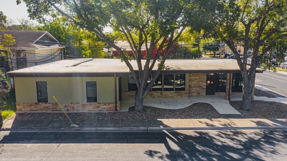 More Photos Of 301 E San Antonio Ave, Boerne Medical For Sale