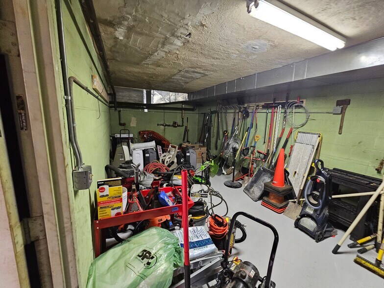 More Photos Of 456 Union Blvd, Allentown Light Manufacturing For Sale