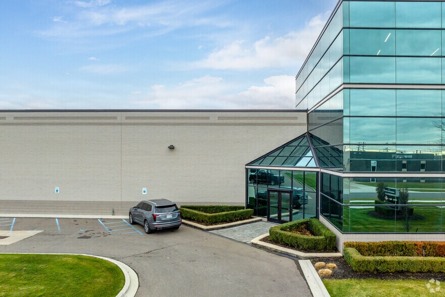 More Photos Of 164 Indusco Ct, Troy Light Manufacturing For Lease
